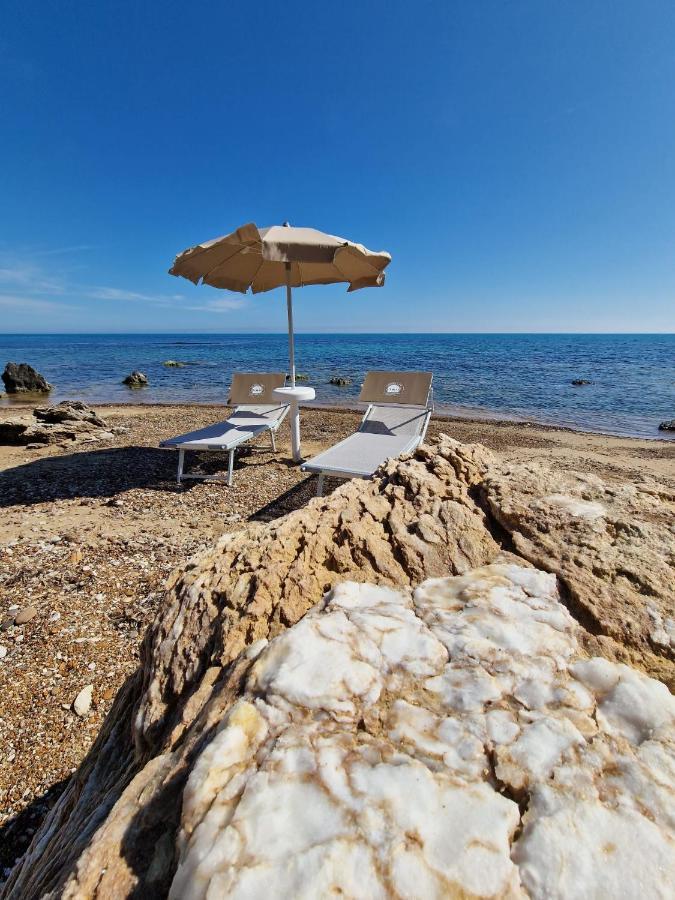 Tendu' Punta Bianca Glamping Camp Пальма-ди-Монтекьяро Экстерьер фото