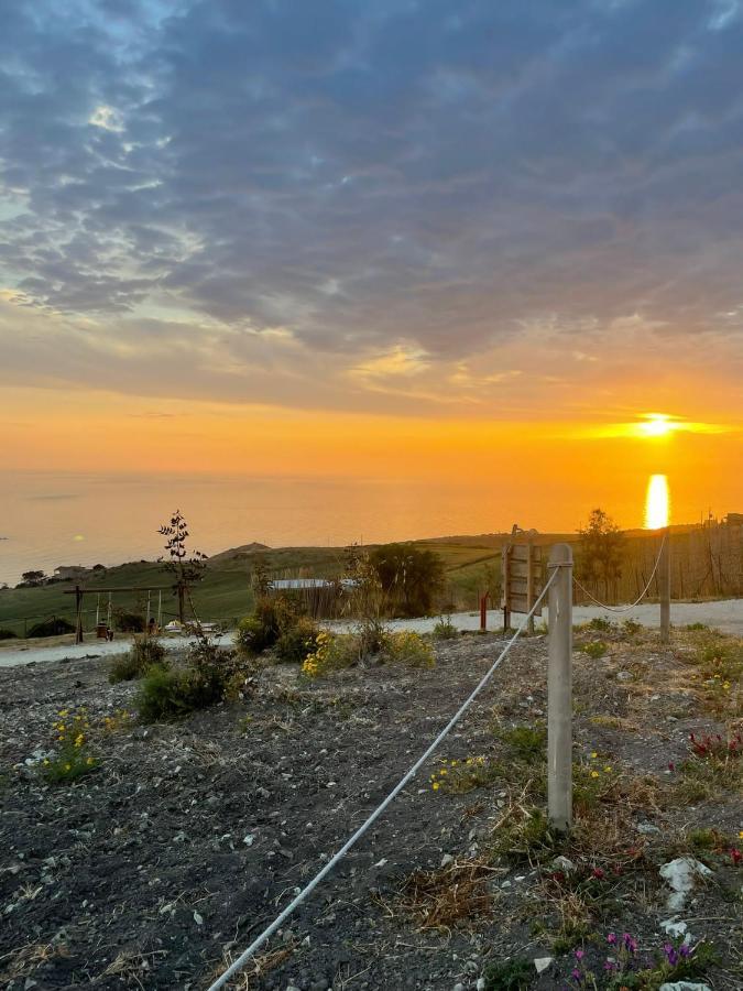 Tendu' Punta Bianca Glamping Camp Пальма-ди-Монтекьяро Экстерьер фото